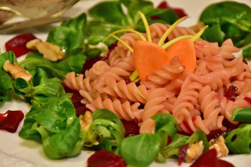 beetroot, lamb's lettuce, noodles-1812564.jpg