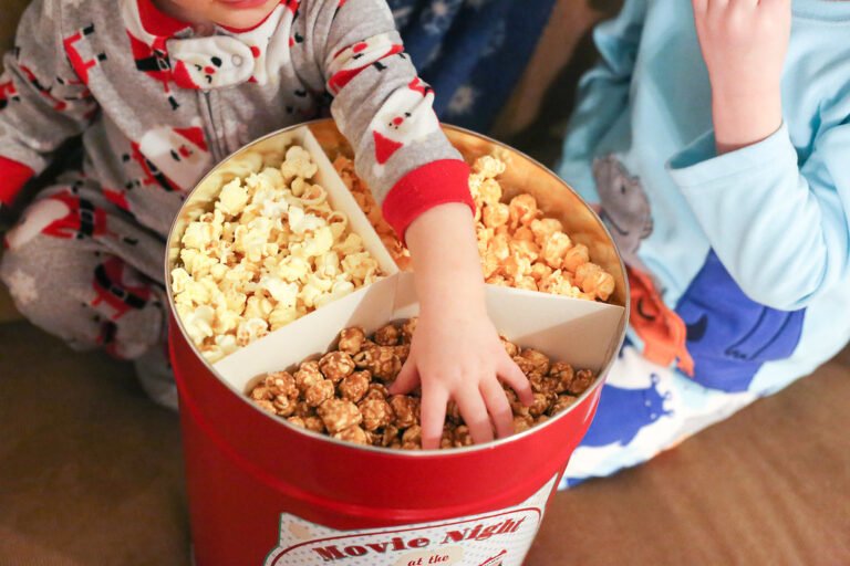 Jingle and Munch: Unique Snack Ideas for a Perfect Christmas Movie Night