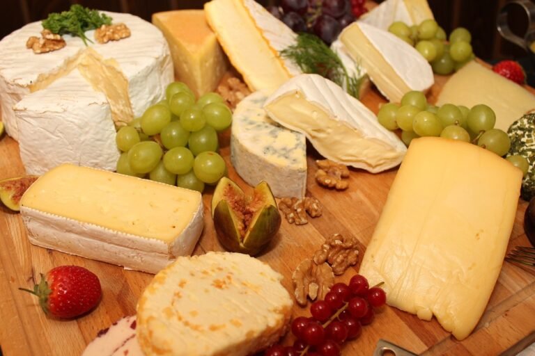 cheese platter, cheese, buffet-1108564.jpg